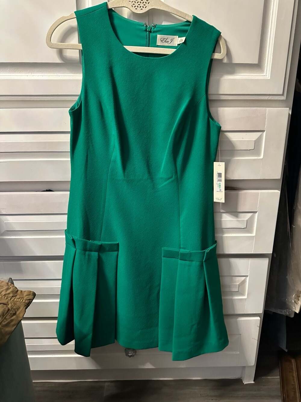 Eliza J Emerald Green Sleeveless Crepe Drop Waist Pleated Mini Dress Size 8 NEW - Picture 2 of 5